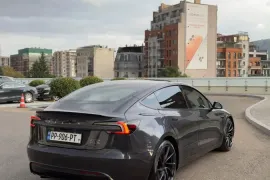 Tesla, Model 3