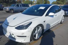 Tesla, Model 3