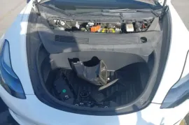 Tesla, Model 3