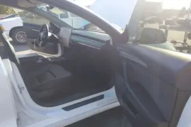 Tesla, Model 3