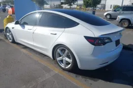 Tesla, Model 3