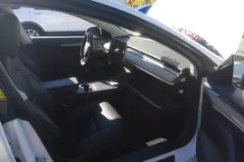 Tesla, Model 3