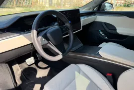 Tesla, Model S