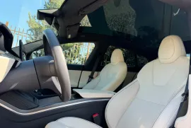 Tesla, Model S