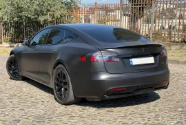 Tesla, Model S