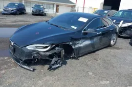 Tesla, Model S