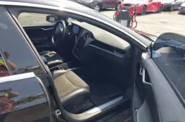 Tesla, Model S