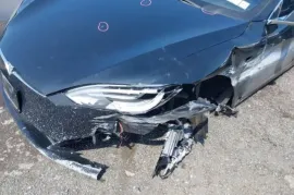 Tesla, Model S