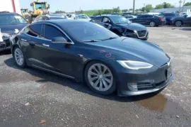 Tesla, Model S