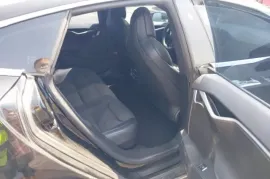 Tesla, Model S