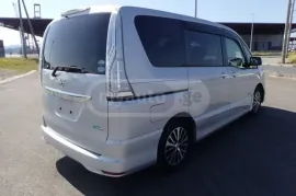 Nissan, Serena