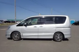 Nissan, Serena