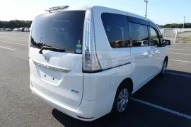 Nissan, Serena