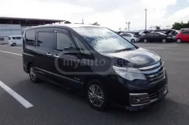 Nissan, Serena