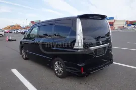 Nissan, Serena