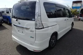 Nissan, Serena