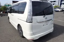 Nissan, Serena