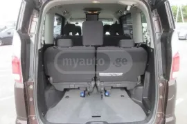 Nissan, Serena