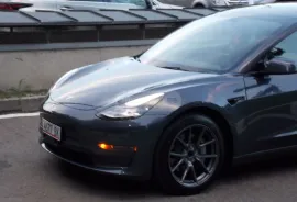 Tesla, Model 3