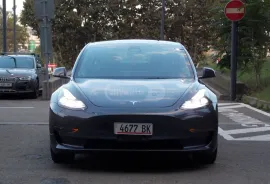 Tesla, Model 3