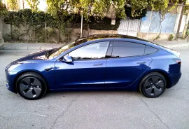 Tesla, Model 3