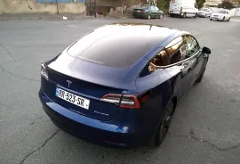 Tesla, Model 3