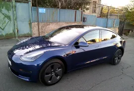 Tesla, Model 3