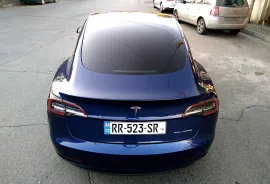 Tesla, Model 3