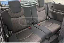 Nissan, Serena