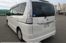 Nissan, Serena