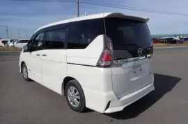 Nissan, Serena