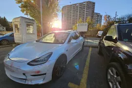 Tesla, Model 3