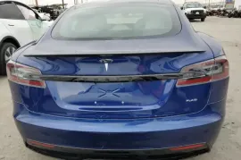 Tesla, Model S