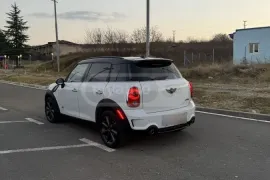 MINI, COUNTRYMAN