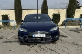 Tesla, Model S