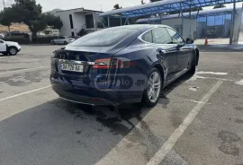 Tesla, Model S