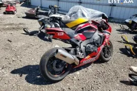 Honda, Cbr 1000 RR/RA Fireblade