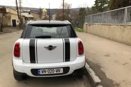 MINI, COUNTRYMAN