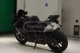 Yamaha, YZF-R1