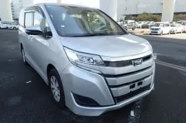 Toyota, Noah