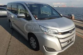 Toyota, Noah