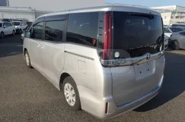 Toyota, Noah