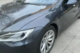 Tesla, Model S