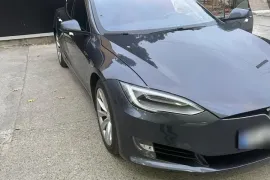 Tesla, Model S