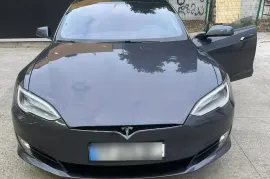 Tesla, Model S