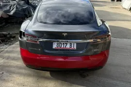 Tesla, Model S