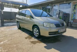 Nissan, Minivan