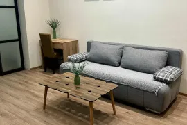 ქირავდება ბინა, 3 ოთახიანი, ძველი აშენებული, თბილისი, ვაკე