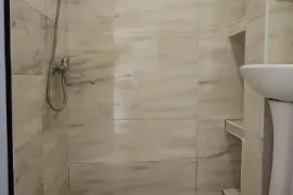 ქირავდება ბინა, 5 ოთახიანი, ძველი აშენებული, თბილისი, მუხიანი