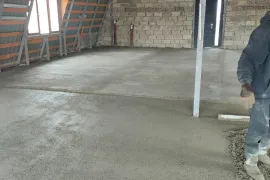 სტიაშკა- მოჭიმული იატაკი